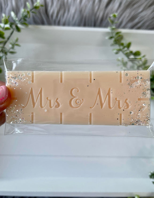 Mrs and Mrs Snap Bar