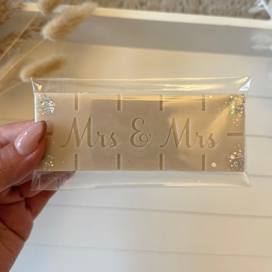 Mrs and Mrs Snap Bar